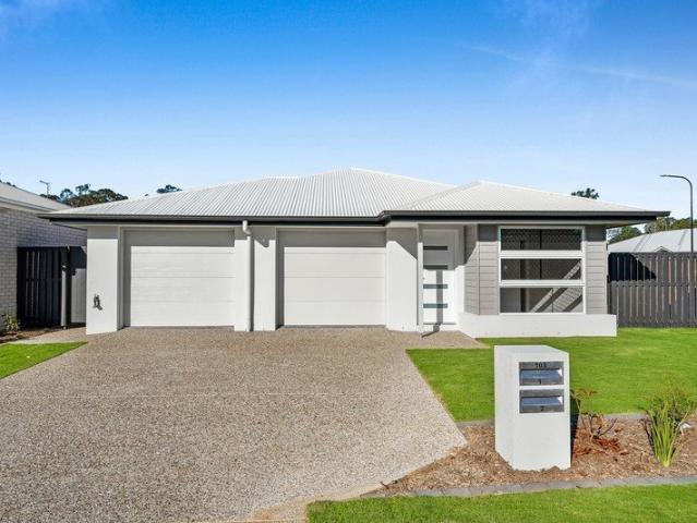 Dual Living Modern 3 Bedroom Home in Fabulous Location!