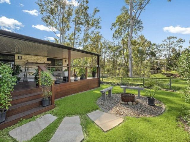 DUAL LIVING ON 1,077m² FLEXIBLE LIFESTYLE WITH ROOM FOR THE WHOLE FAMILY