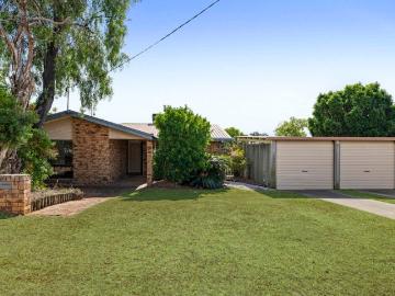 Dual Living Opportunity with Renovation Potential in Prime Gatton Location