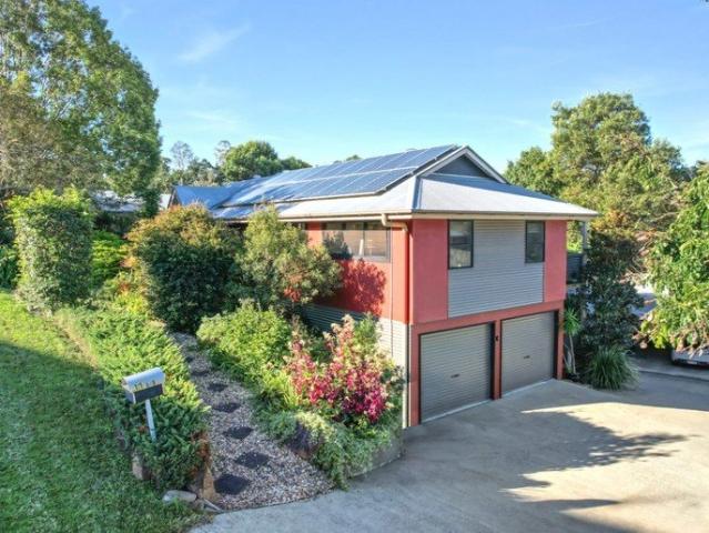 Dual Living Opportunity in the Heart of Maleny Income Generating Duplex