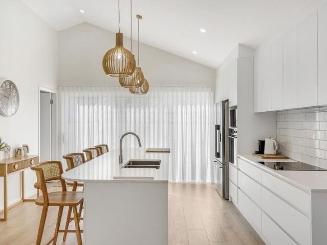 Dual Living Opportunity in a Prized Wamberal Pocket