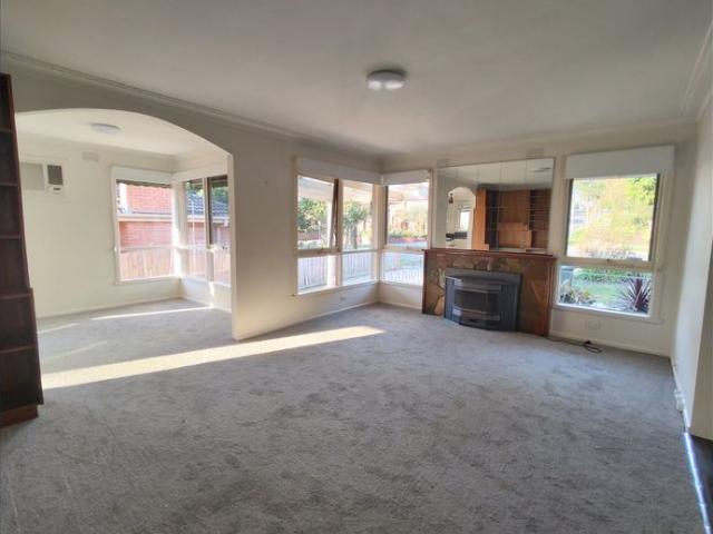 Dual Living Opportunity in Prime Doncaster Location