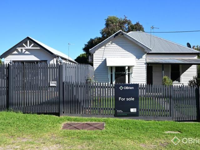 Dual Living Opportunity in Prime Highway Location