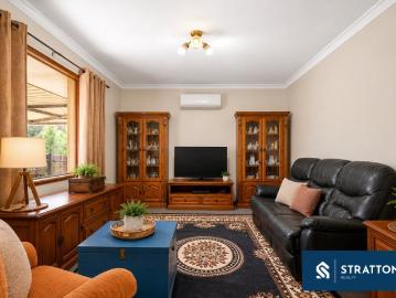Dual Living Opportunity on a Massive 1,367sqm Creekside R20 Zoned Block