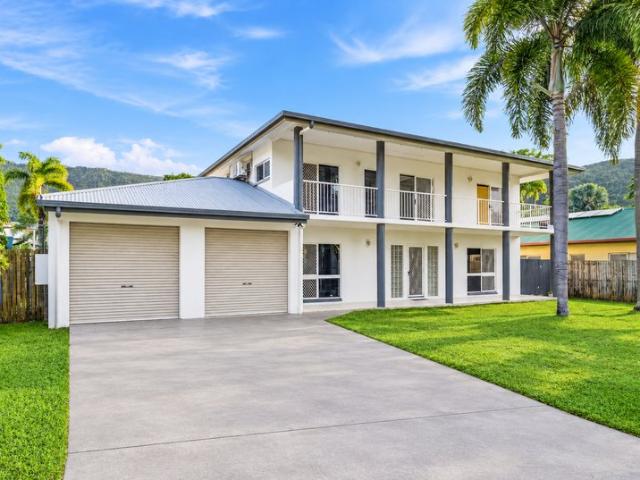DUAL LIVING + POOL | Entertainer