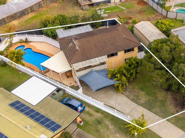 Dual Living, Poolside Entertaining & Space for the Whole Family