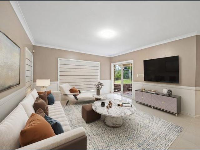 Dual Living Potential in a Prestigious Bridgeman Downs Estate