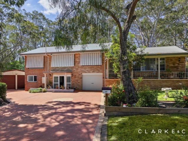 DUAL LIVING POTENTIAL WITH A HUGE SHED & RESERVE OUTLOOK!
