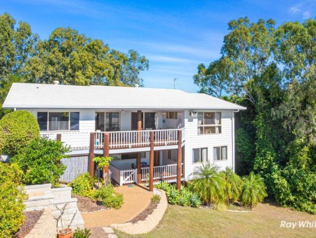 Dual living, seaviews and a large block