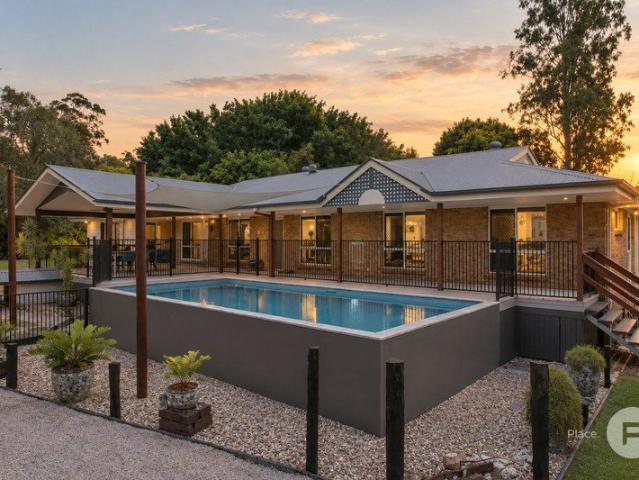 Dual living, Shed and Pool
