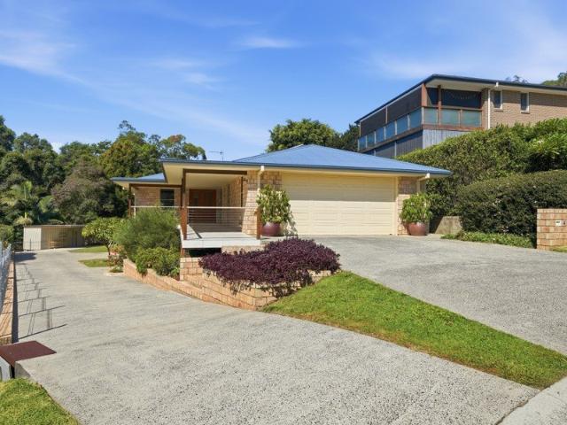 Dual Living/Income Huge Family Home!