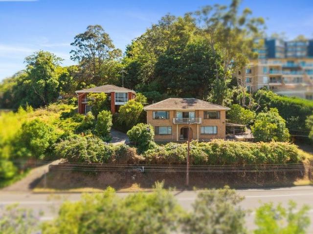Dual Title Development Opportunity With Panoramic Water Views & Planning for 34 Units