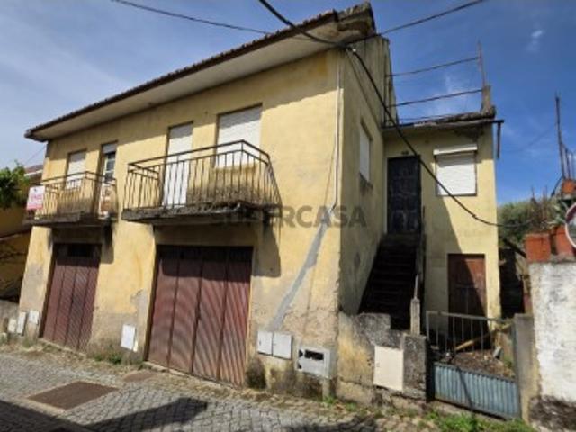 Duas Moradias Geminadas à Venda no Bairro da Bela Vista em Macedo de Cavaleiros