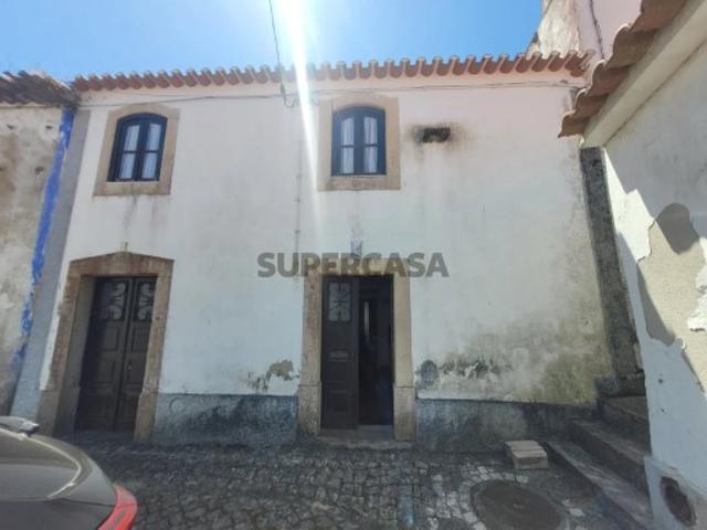 Duas moradias senhoriais T4 e T2 no centro histórico de Aldeia Gavinha, Alenquer