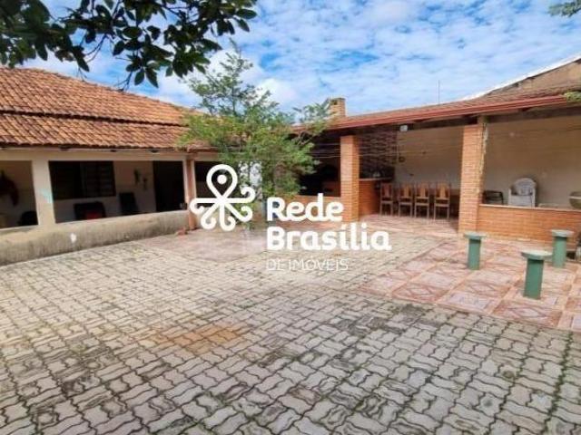 DUAS CASAS NO MESMO LOTE | 5 QUARTOS | 1 SUÍTE | ESTRUTURA PARA EXPANSÃO | ACEITA PERMUTA | SETOR DE