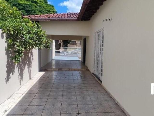 Duas casas no mesmo terreno Casa à Venda em Cianorte PR, Zona 02 Próx. Colégio Cec 5 Quartos, 1