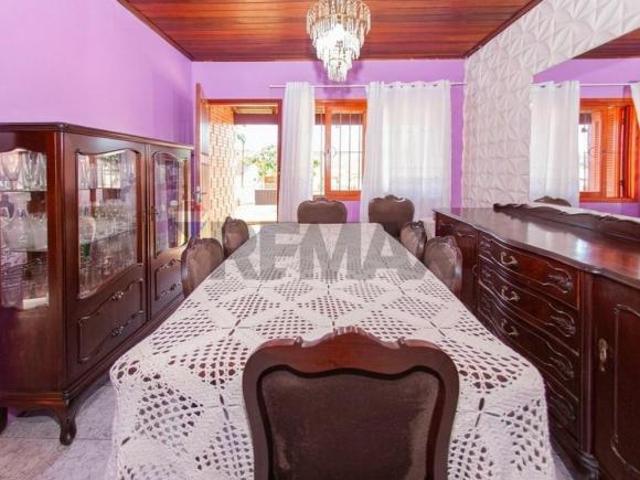 Duas casas no mesmo terreno, no Bairro Santa Rita !