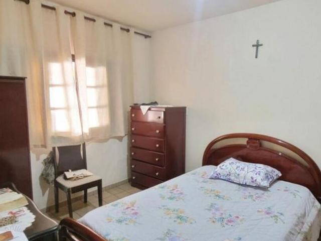 Duas casas no terreno