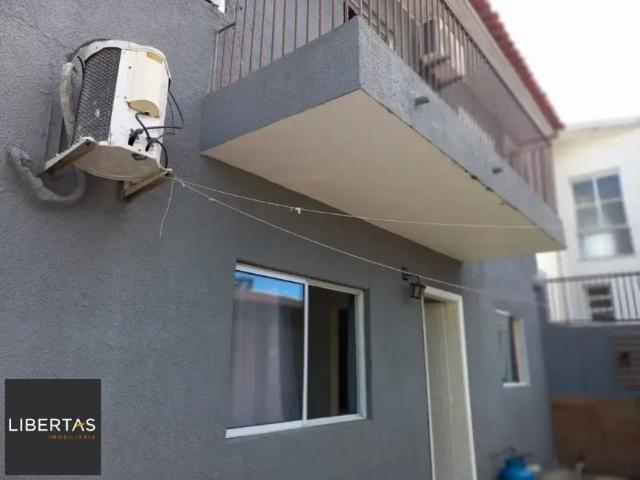 Duas casas no terreno com 2 vagas de garagem