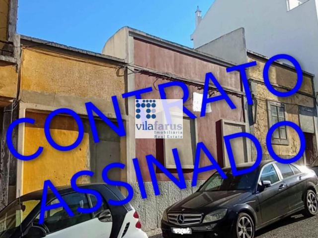 Duas casas com Logradouro de 280m2 158m² Faro Sé e São Pedro