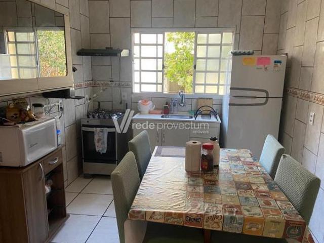 Duas casas disponíveis para venda no Residencial Carvalho de Moura, em Campinas