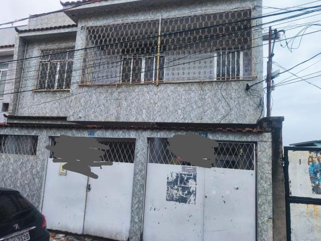 Duas casas independentes 5 Quartos com Quintal Pavuna