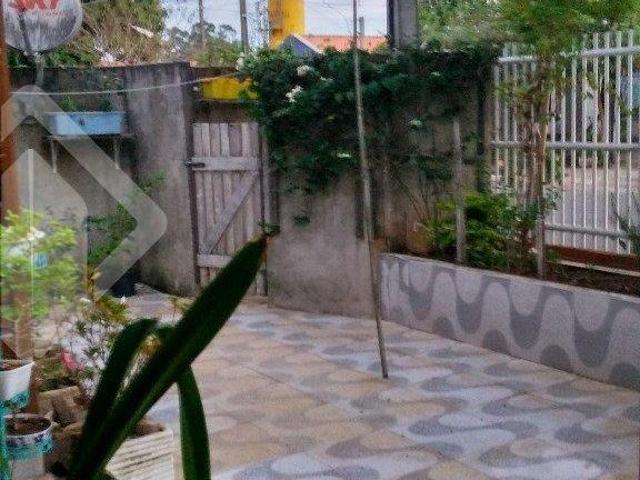 Duas residências independentes em um terreno de 200m²
