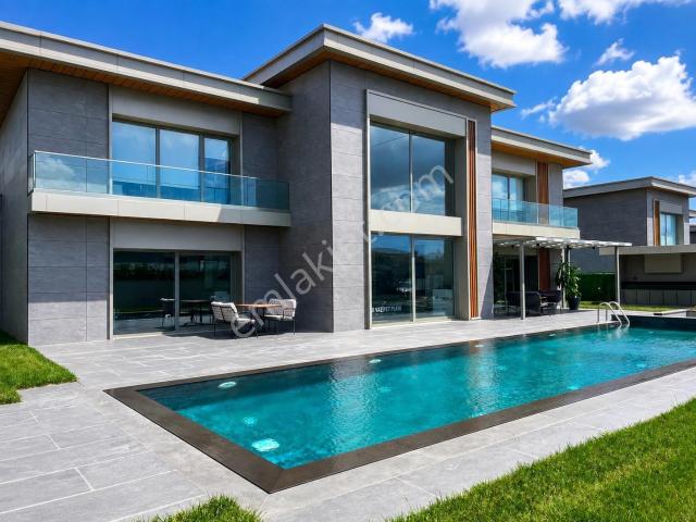 Dubleks 10+1 Alkent2000 Eşsiz Konumunda Müstakil Villa