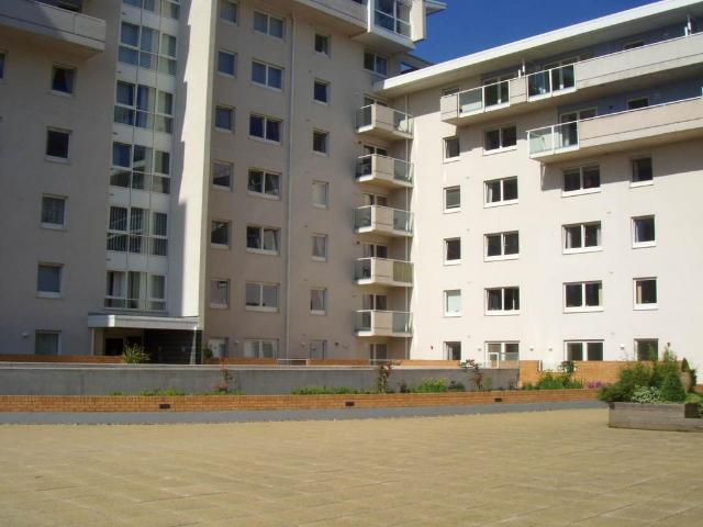 Dubrovnik House, Hansen Court. 1 bed flat to rent £1,050 pcm £242 pw