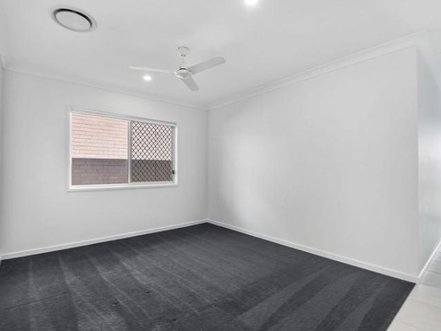 DUCTED AIR CON IN MODERN FAMILY HOME!