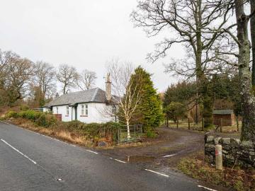 Duchal Estates, Kilmacolm 2 bed semi detached house to rent £1,195 pcm £276 pw