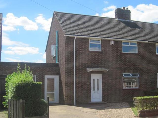 Duches Road, Bedford, MK42 0SE 3 bed semi detached house to rent £1,250 pcm £288 pw