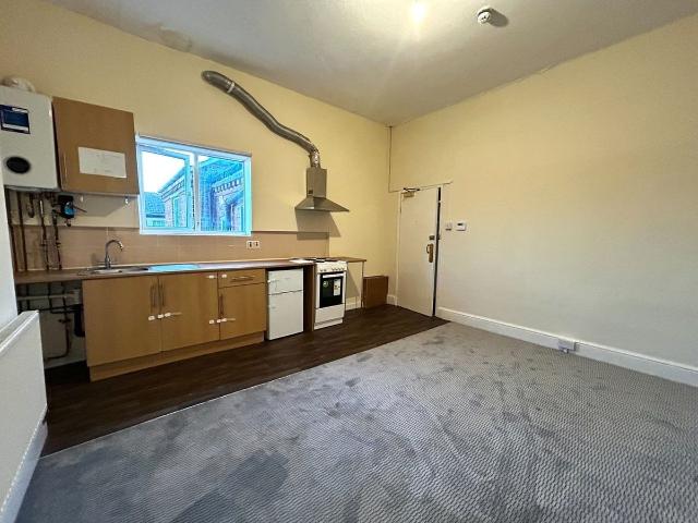 Duchess Parade, West Bromwich B70, Studio to rent, £625 pcm | PrimeLocation