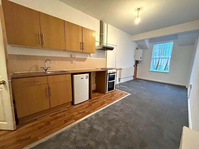 Duchess Parade, West Bromwich B70, Studio to rent, £625 pcm | PrimeLocation