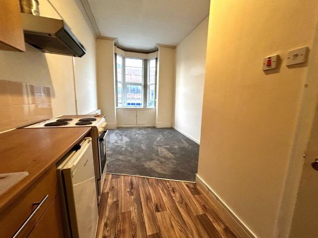 Duchess Parade, West Bromwich B70, Studio to rent, £600 pcm | PrimeLocation