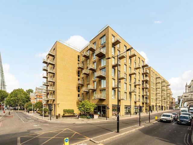 Duchess Walk, London SE1 2 bed flat to rent £4,500 pcm £1,038 pw