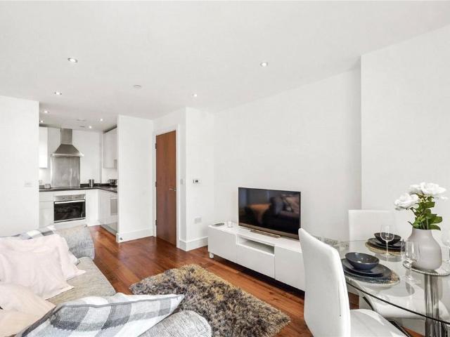 Duckman Tower, London E14 1 bed flat to rent £2,250 pcm £519 pw