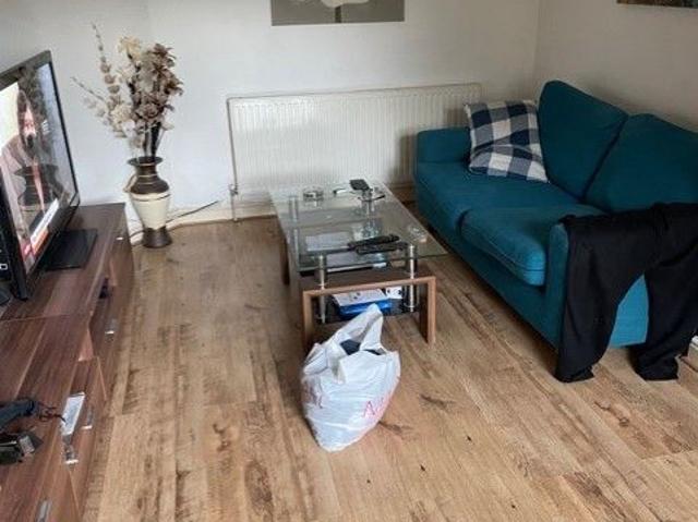 Duckworth Lane, Bradford, West Yorkshire BD9, 2 bed flat to rent, £600 pcm | PrimeLocation