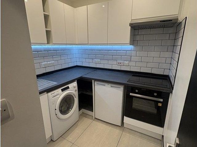 Dudden Hill Lane, London NW10, Studio to rent, £1,500 pcm | PrimeLocation