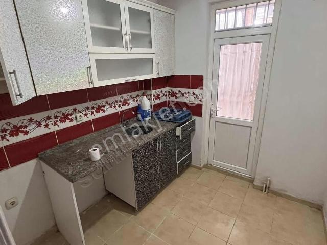 Düdenbaşında Çevreyoluna Yürüme Mesafesinde 1+1 Kiralık Daire