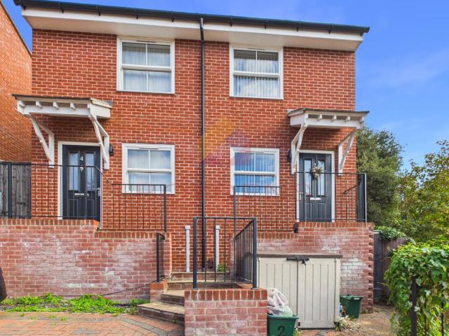 Dudley Close, Colchester
