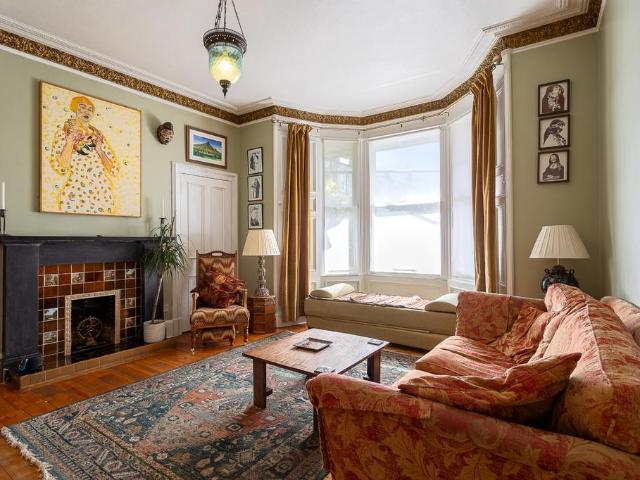 Dudley Grove, Edinburgh, Midlothian, EH6 3 bed flat to rent £1,895 pcm £437 pw