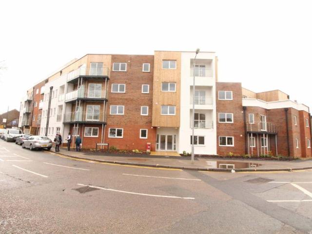 Dudley Street, Luton, Bedfordshire, LU2 1 bed flat to rent £1,000 pcm £231 pw