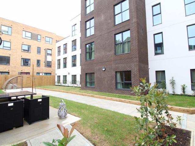 Dudley Street, Luton LU2, 2 bed flat to rent, £1,350 pcm | PrimeLocation