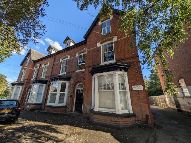 Dudley Park Road, Acocks Green, Birmingham B27, 2 bed flat to rent, £1,250 pcm | PrimeLocation