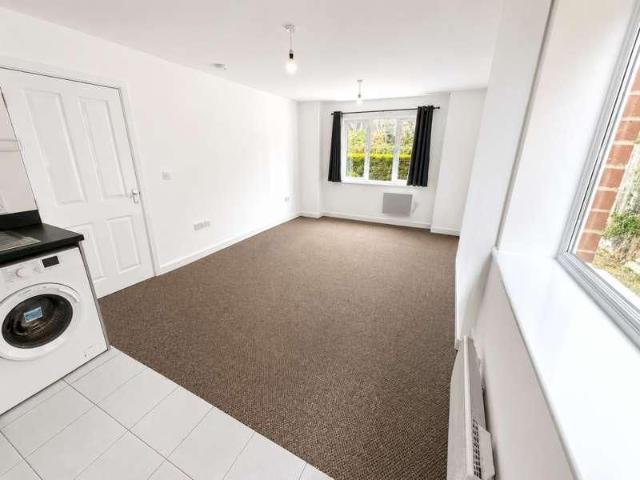 Dudley Place, Stanwell, Staines upon thames, TW19