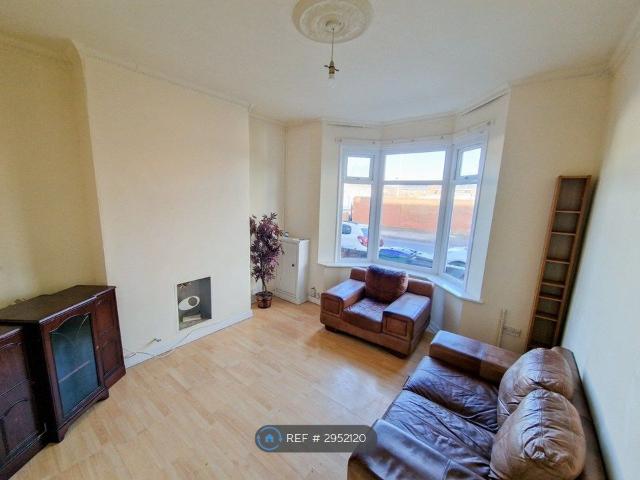 Dudley Road West, Tividale, Oldbury B69, 3 bed terraced house to rent, £1,050 pcm | PrimeLocation