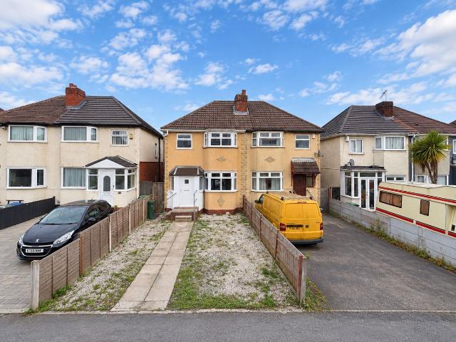 Dudley Road East, Oldbury B69, 3 bed semi detached house to rent, £1,150 pcm | PrimeLocation