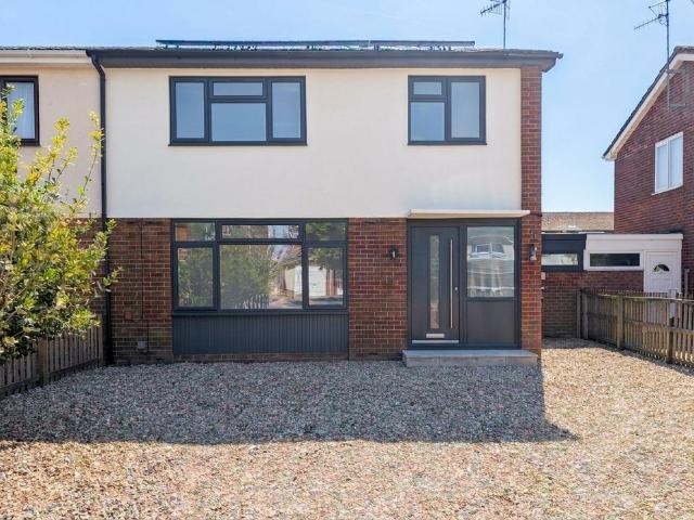 Dudley Road, Honeybourne, WR11 3 bed semi detached house to rent £1,550 pcm £358 pw
