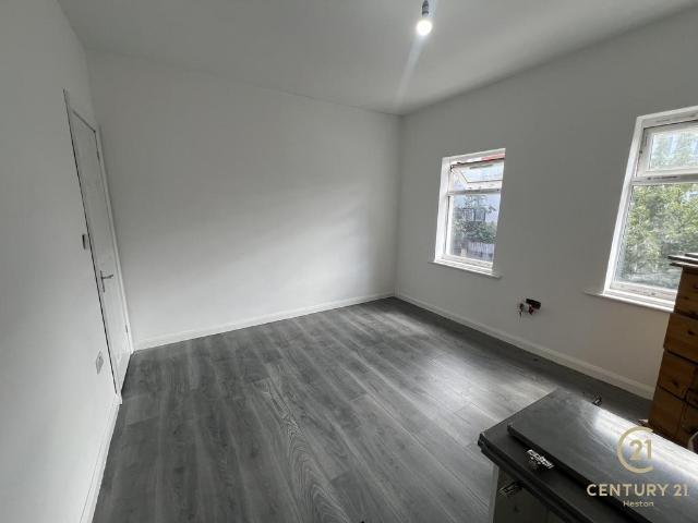 Dudley Road, SOUTHALL UB2 3 bed flat to rent £2,500 pcm £577 pw